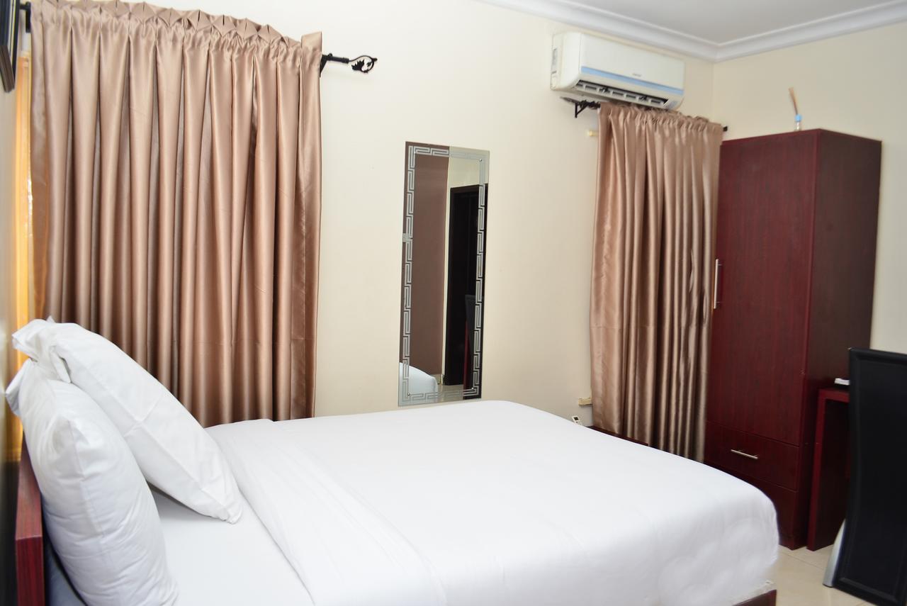 De Rigg Place - Alaka Estate, Surulere Lagos Exterior photo