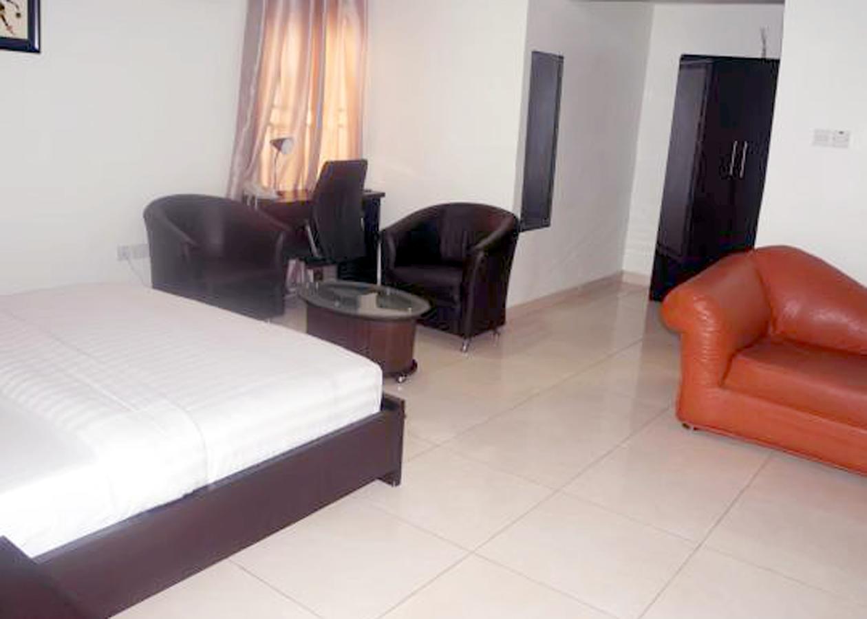 De Rigg Place - Alaka Estate, Surulere Lagos Exterior photo