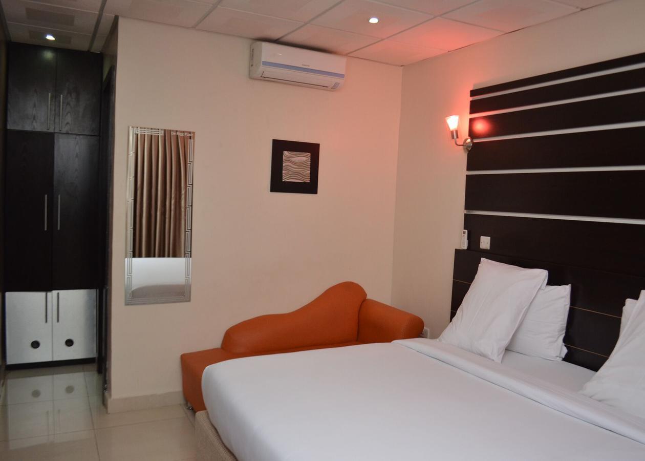 De Rigg Place - Alaka Estate, Surulere Lagos Exterior photo
