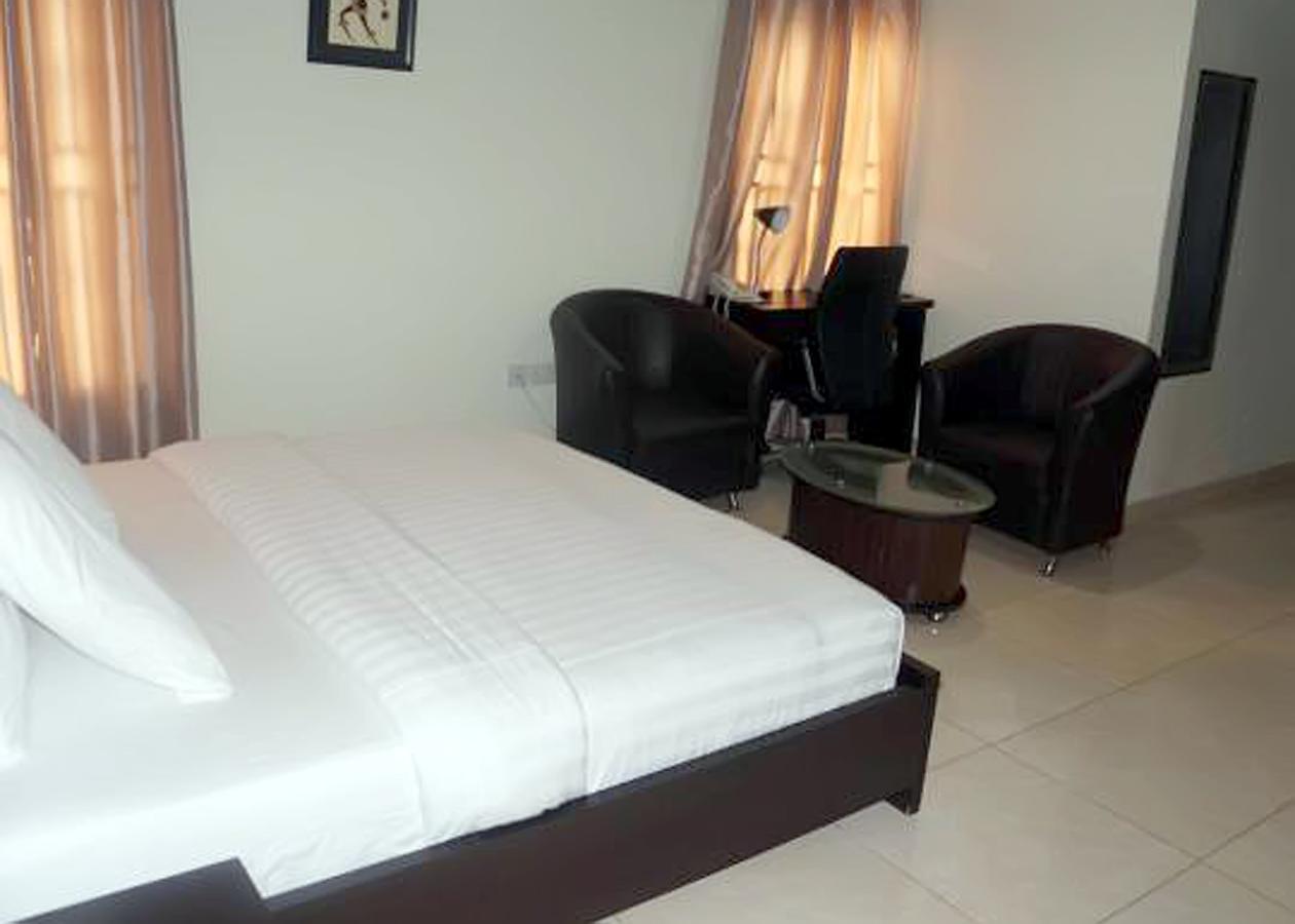 De Rigg Place - Alaka Estate, Surulere Lagos Exterior photo