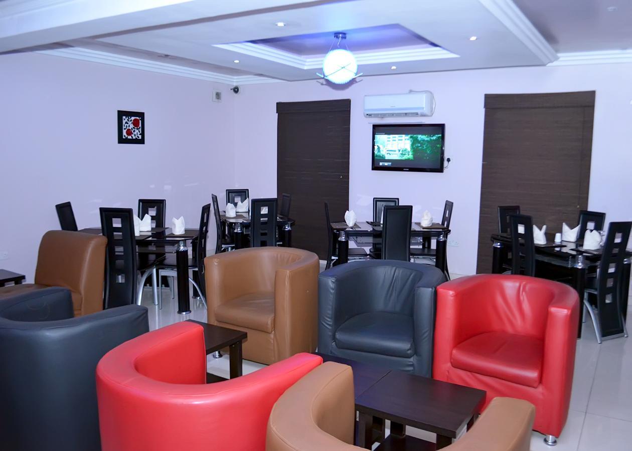 De Rigg Place - Alaka Estate, Surulere Lagos Exterior photo